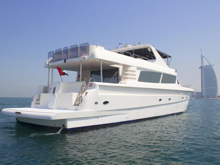 Luxury Yacht to hire Dubaï harbour at the best price