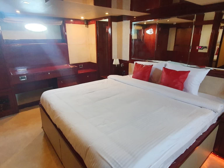 Sunseeker Aura charter bareboat or skippered in  Dubaï harbour