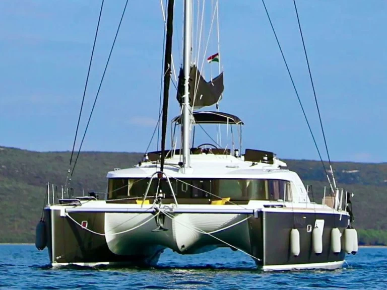 Charter a Lagoon Lagoon 440 in San Pedro del Pinatar on Samboat