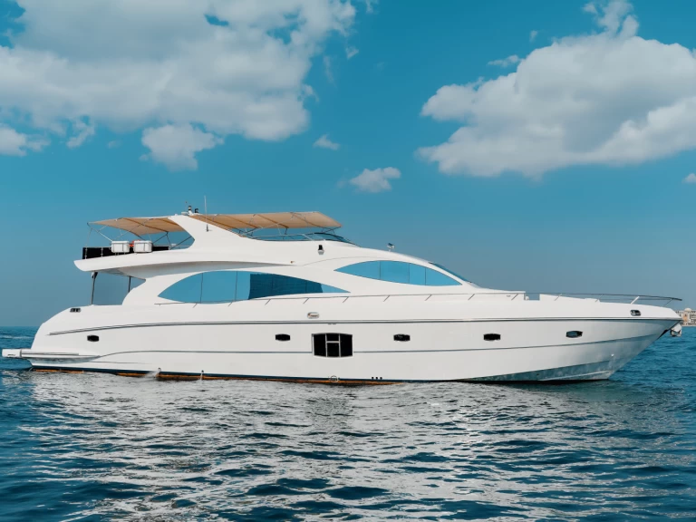 Luxury Yacht to hire Dubaï harbour at the best price