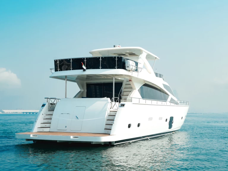 Luxury Yacht to hire Dubaï harbour at the best price