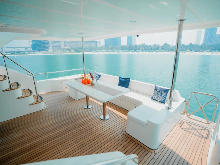 Yacht charter Dubaï harbour - Sunseeker Polans on SamBoat
