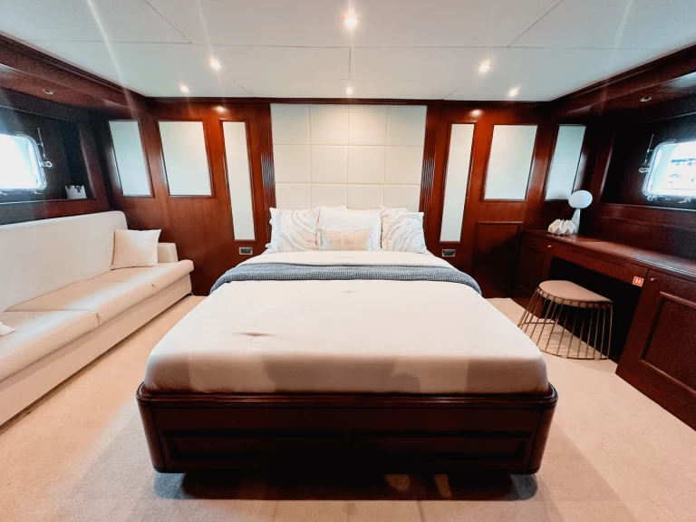 Yacht charter Dubaï harbour - Azimut Freedom on SamBoat