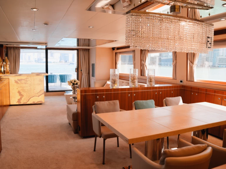 Luxury Yacht to hire Dubaï harbour at the best price