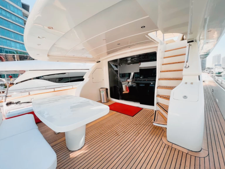 Yacht hire Dubaï harbour cheap X8