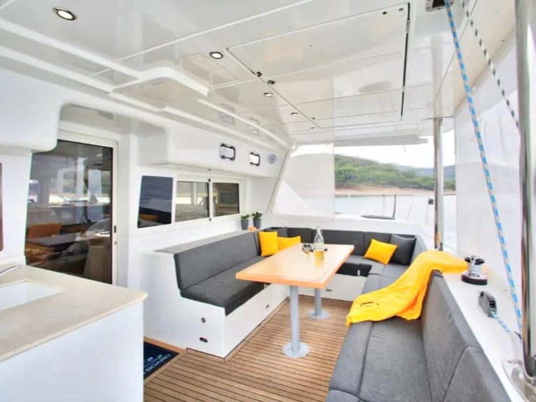 Catamaran hire in Ibiza Town - Lagoon Lagoon 440