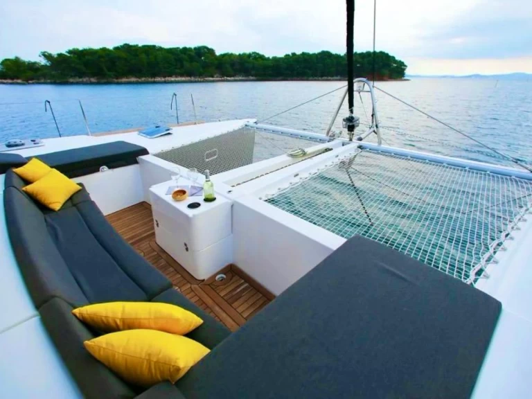 Charter a Lagoon Lagoon 440 in Ibiza Town on Samboat