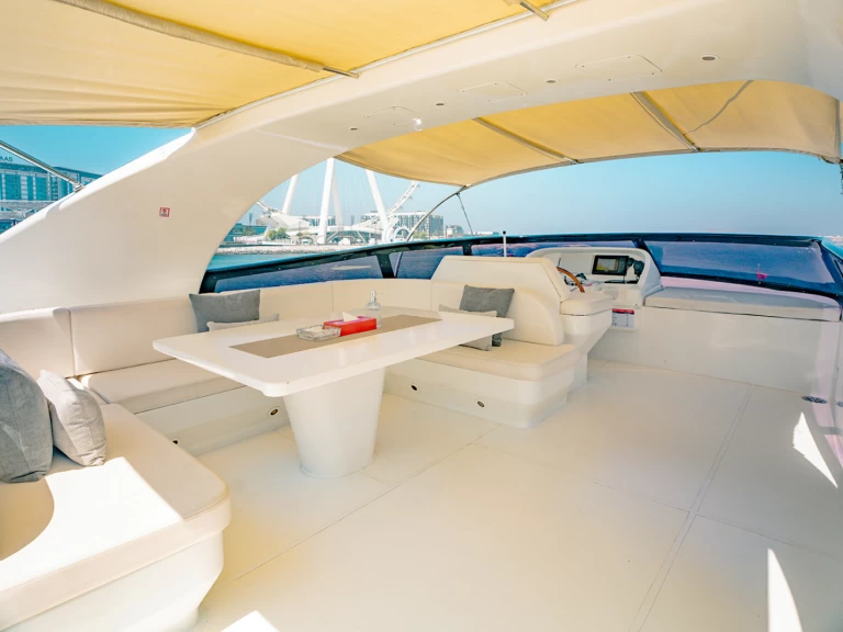 Hire Luxury Yacht Sunseeker with a boat licence