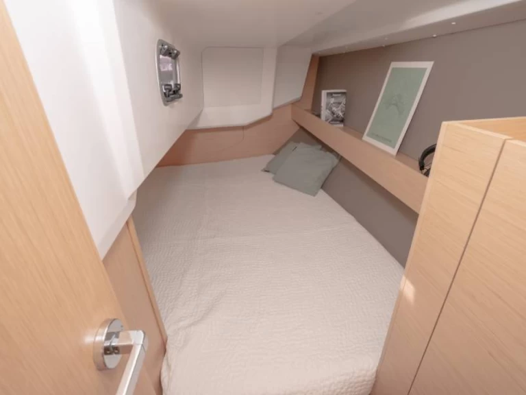 Yacht hire Saint-Quay-Portrieux cheap Oceanis 30.1