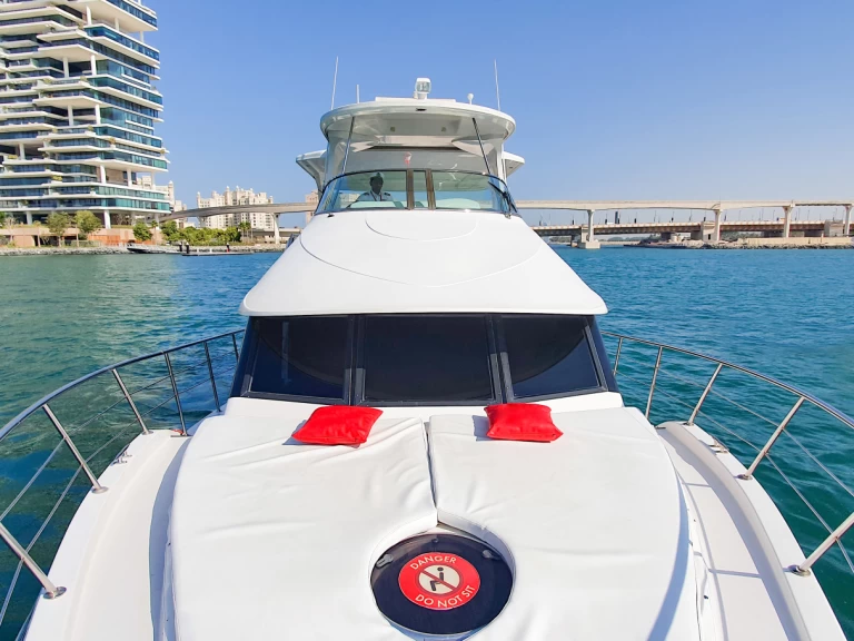 Hire a Azimut X23 Dubaï harbour