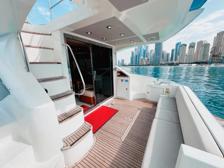 Hire Motorboat with or without skipper Gulf Craft - Majesty Yachts Dubaï harbour