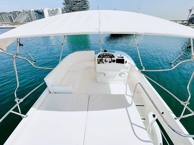 Motorboat hire in Dubaï harbour - Gulf Craft - Majesty Yachts X4