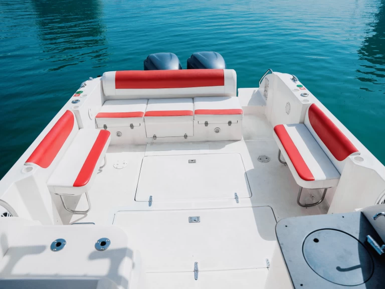 Hire a Sea Ray X5 Dubaï harbour