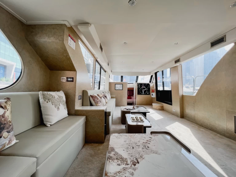 Hire Luxury Yacht Azimut with a boat licence