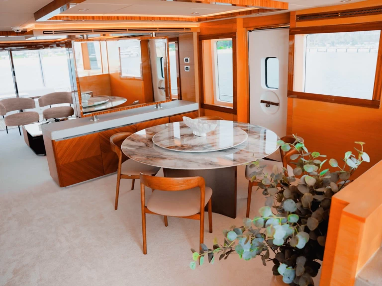 Yacht hire Dubaï harbour cheap Silo