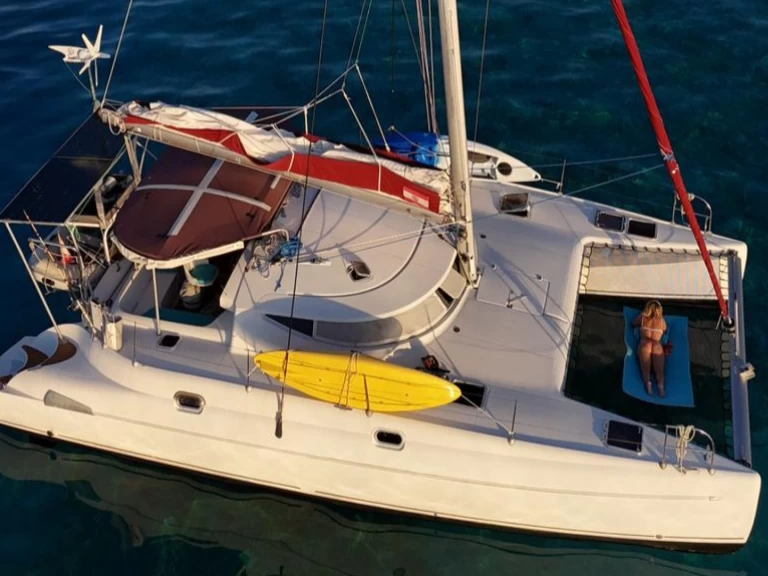 Hire a Fountaine Pajot Athena 38 Mooréa Island