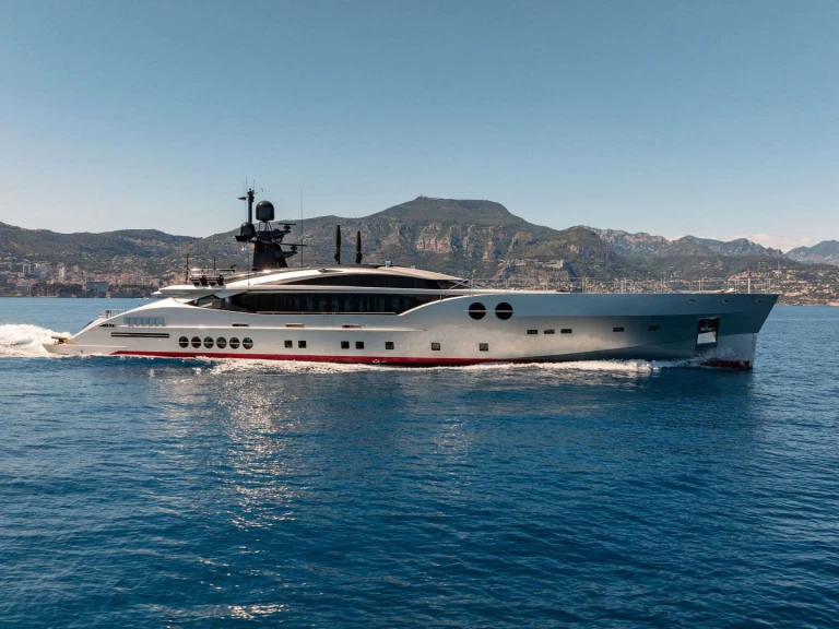 Hire Luxury Yacht Palmer Johnson with a boat licence