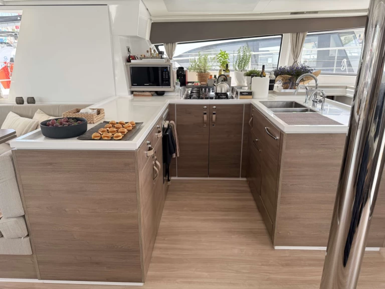 Hire a Bali Fortune One Lávrio