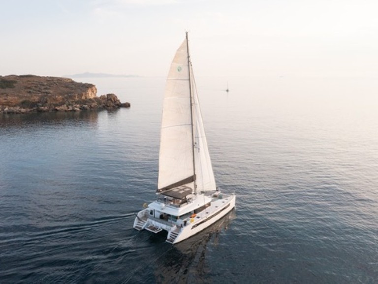 Catamaran to hire Néa Péramos at the best price