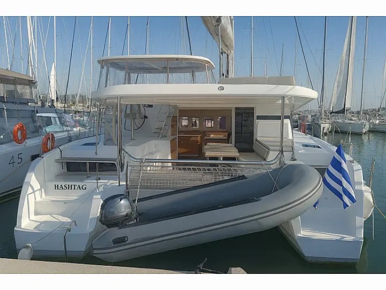 Hire Catamaran Lagoon with a boat licence