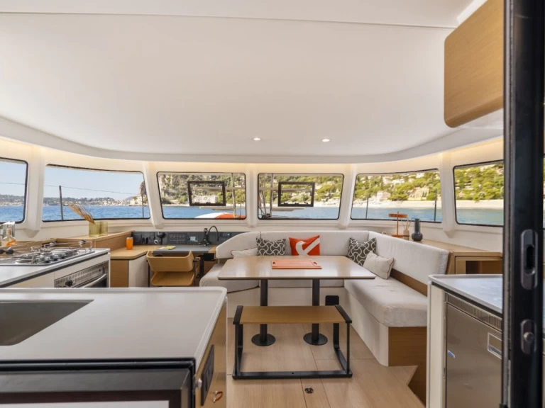 Yacht charter Olbia - Excess Excess 13 - 3 + 1 cab. on SamBoat