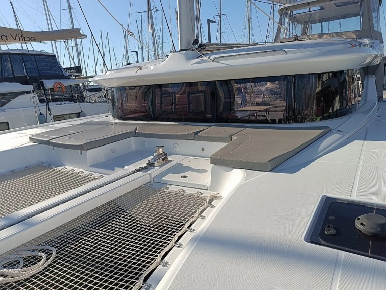 Yacht charter Alimos - Lagoon Lagoon 43 on SamBoat