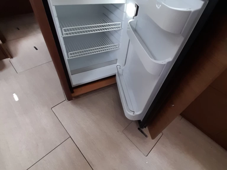 Sailboat to hire Lefkáda at the best price