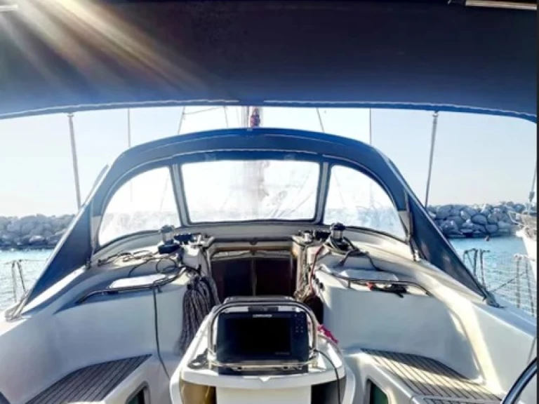 Hire Sailboat Jeanneau with a boat licence