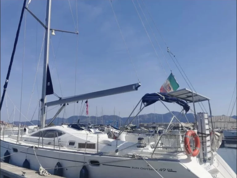 Jeanneau Sun Odyssey 49 DS charter bareboat or skippered in  San Vincenzo