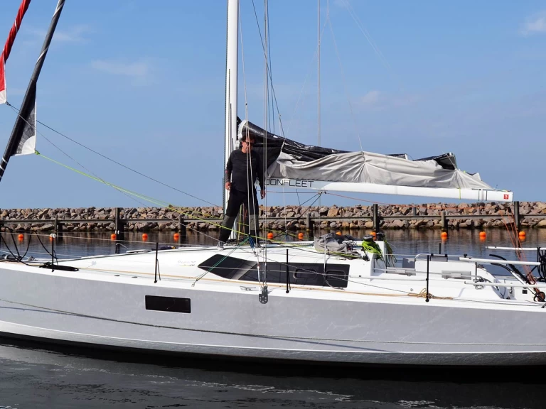 Charter a Pogo Structures Pogo 36 in La Trinité-sur-Mer on Samboat