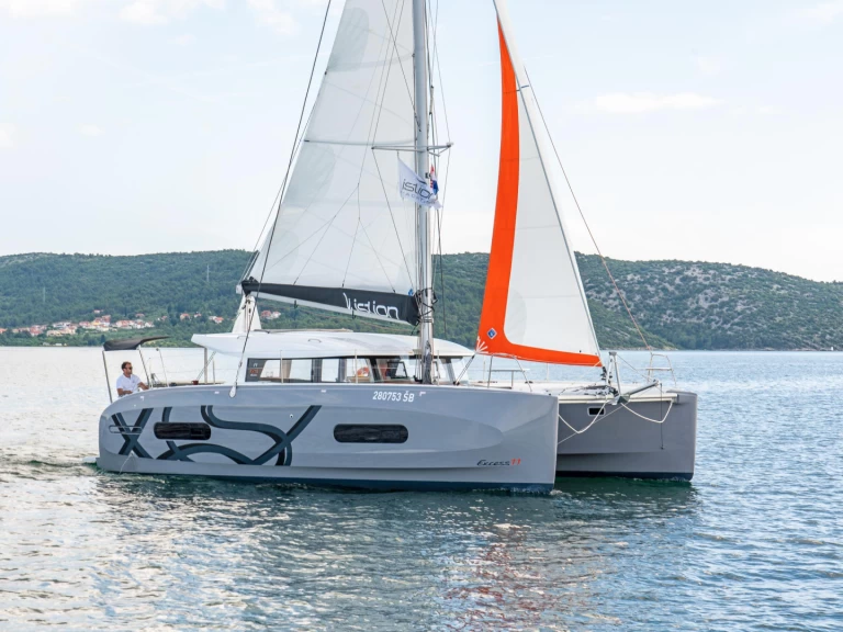 Hire Catamaran Bénéteau with a boat licence