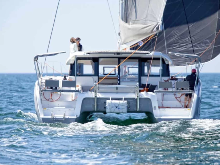 Catamaran to hire La Trinité-sur-Mer at the best price