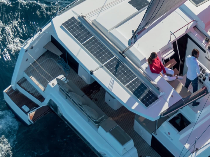 Yacht hire Sète cheap Astrea 42