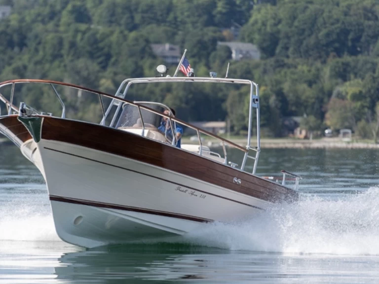 Charter a Fratelli Aprea Sorrento 7,50 open cruise in Lavagna on Samboat