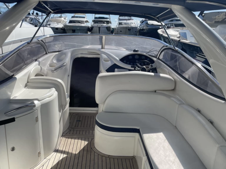 Hire a Sunseeker superhawk 34 Beaulieu-sur-Mer