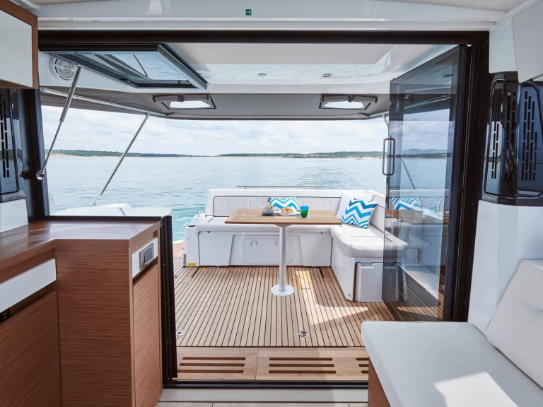 Charter a Jeanneau NC 37 in Makarska on Samboat