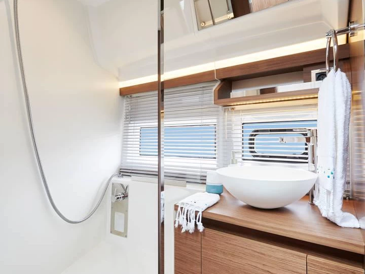 Hire Motorboat with or without skipper Jeanneau Makarska