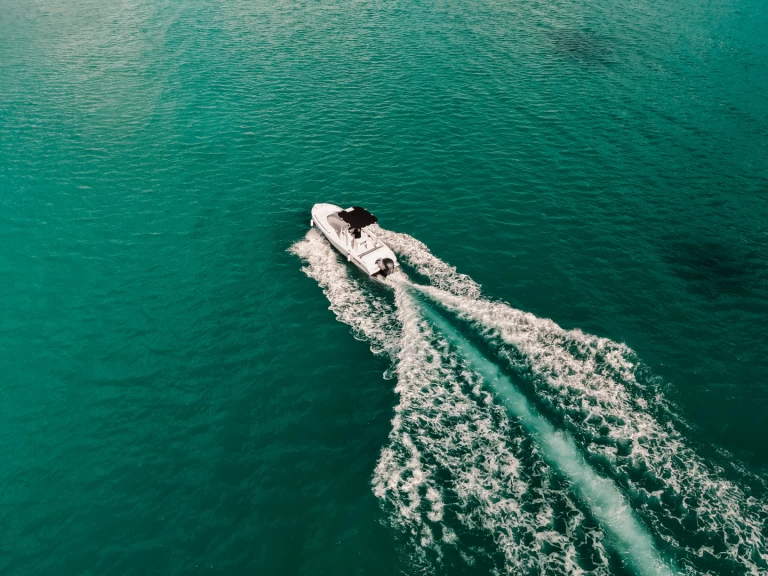 Motorboat to hire Le Gosier at the best price