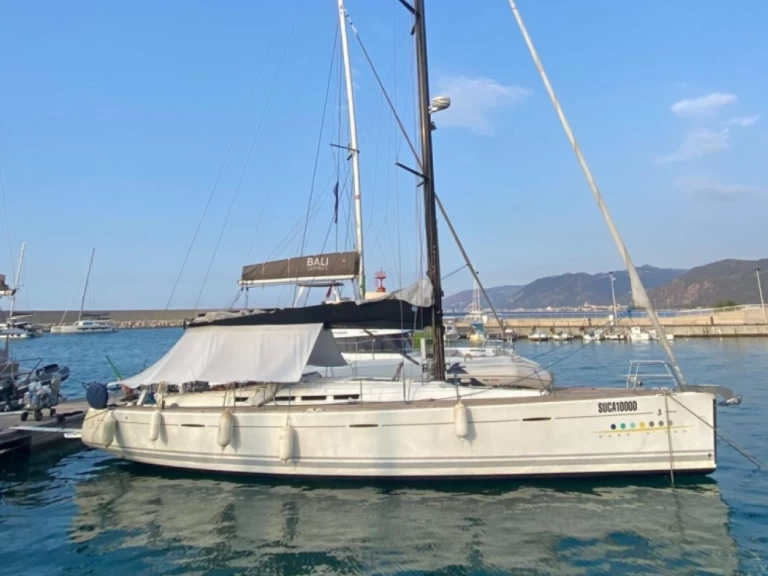 Hire Sailboat Bénéteau with a boat licence