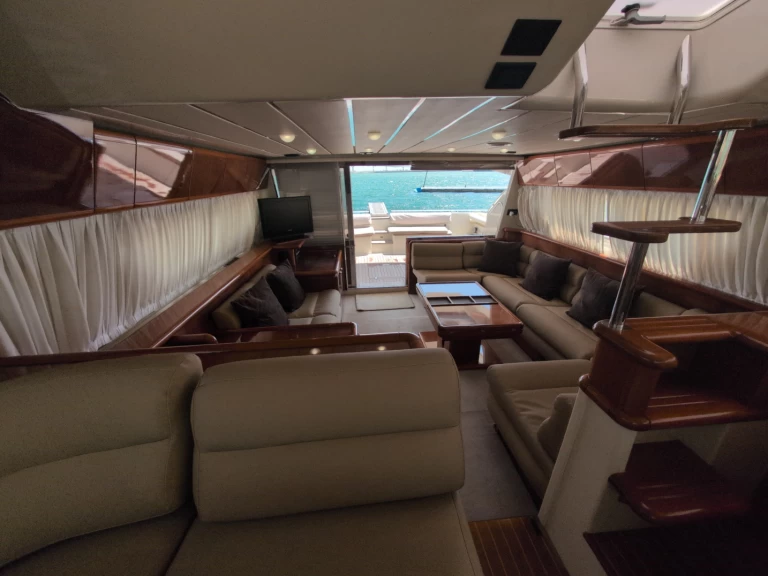 Hire a Ferretti 175 Fly Cádiz