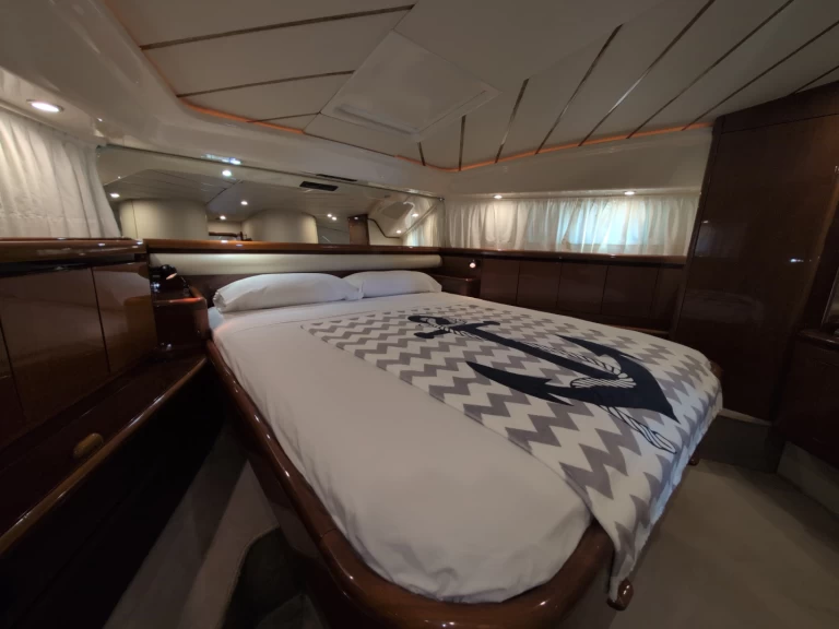 Charter a Ferretti 175 Fly in Cádiz on Samboat