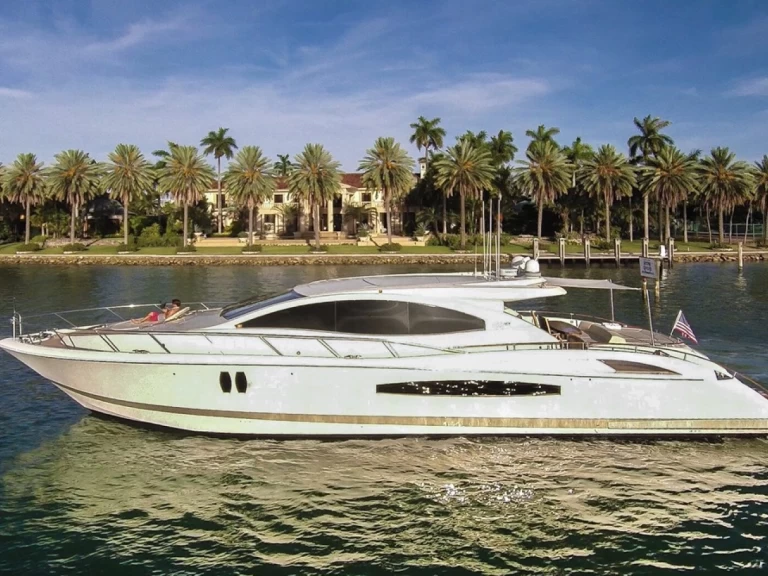 Luxury Yacht to hire Miami Beach Marina at the best price