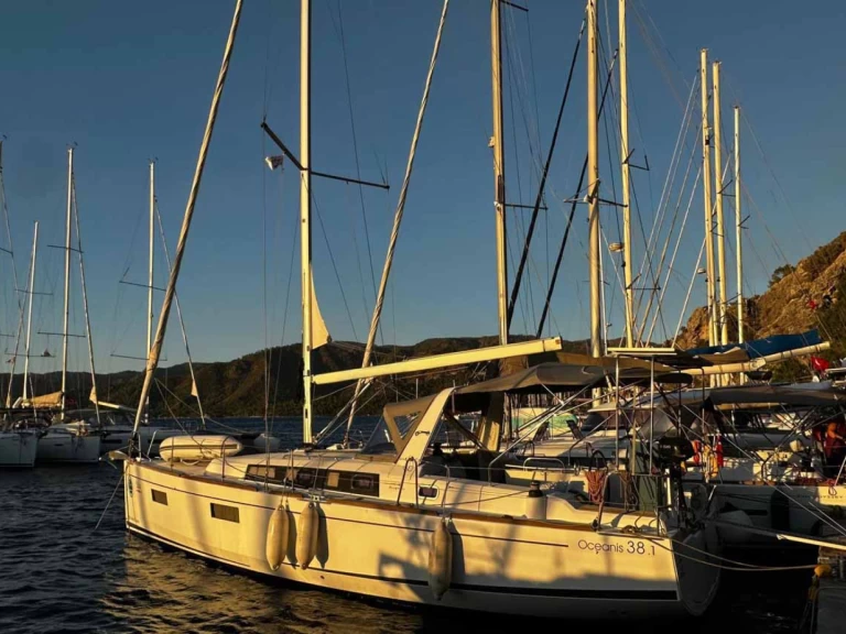 Hire Sailboat with or without skipper Bénéteau Göcek