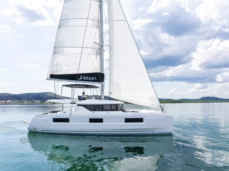 Catamaran to hire Skradin at the best price