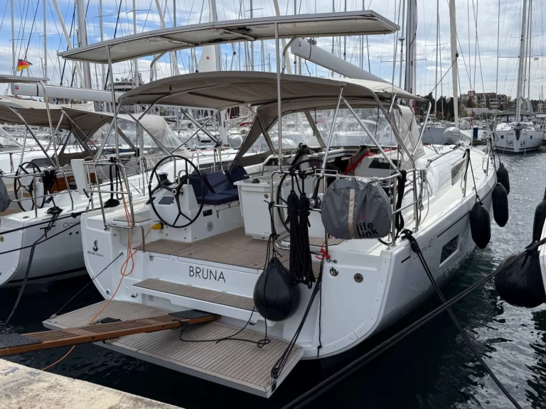 Hire a Bénéteau Oceanis 40.1 Biograd na Moru