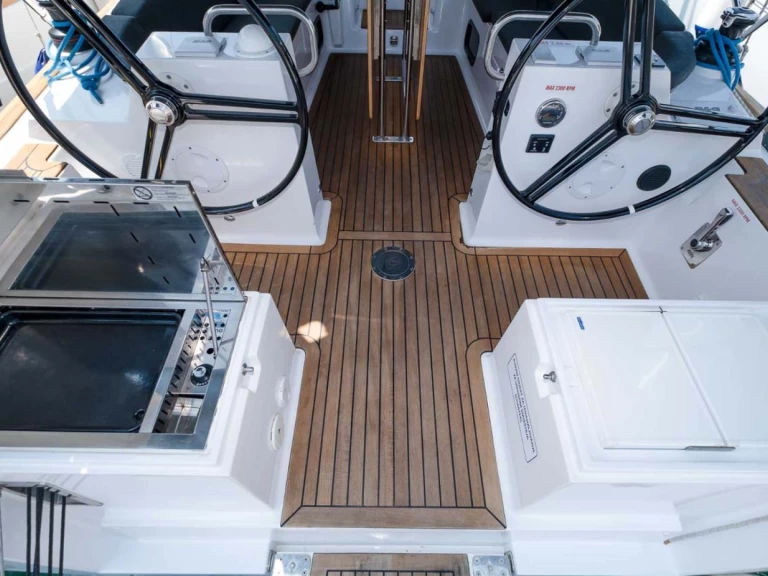 Charter a Elan Impression 40.1 in Pula on Samboat