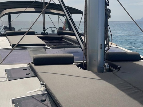 Charter a Dufour Dufour 500 Grand Large in Lisbon on Samboat