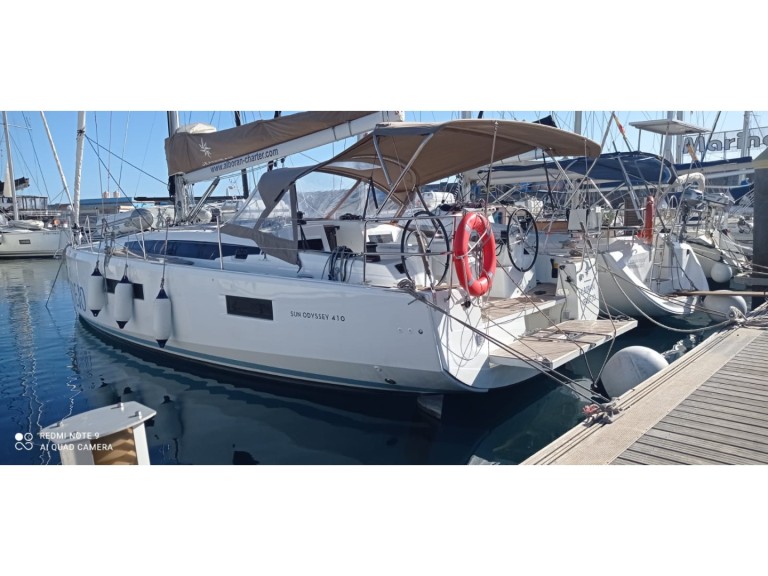 Sailboat hire in Palma de Mallorca - Jeanneau Sun Odyssey 410