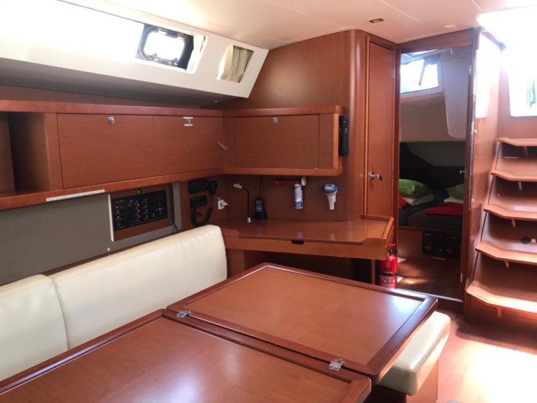 Sailboat hire in Palma de Mallorca - Bénéteau Oceanis 45