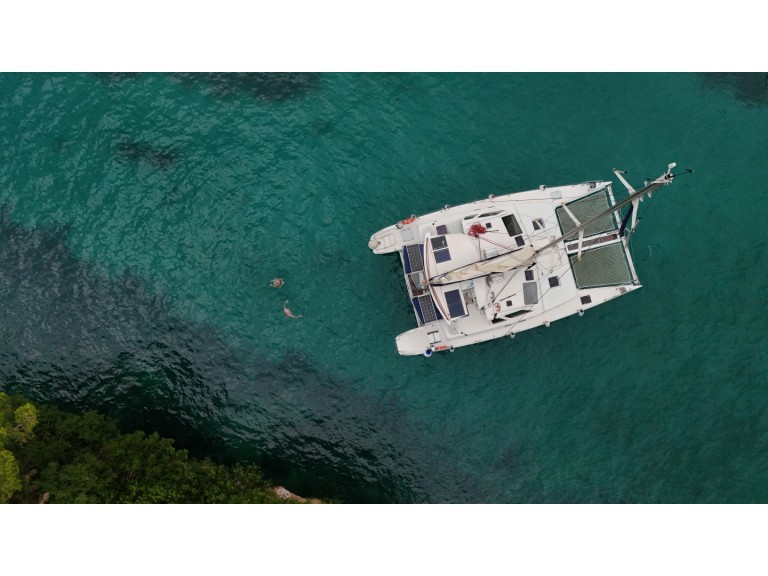 Catamaran hire in Palma de Mallorca - Voyage Voyage 440